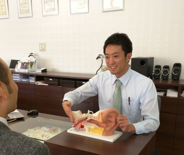 耳の専門家に相談する