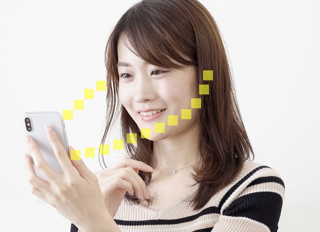 スマホから両耳の補聴器に直接音が届くイメージ